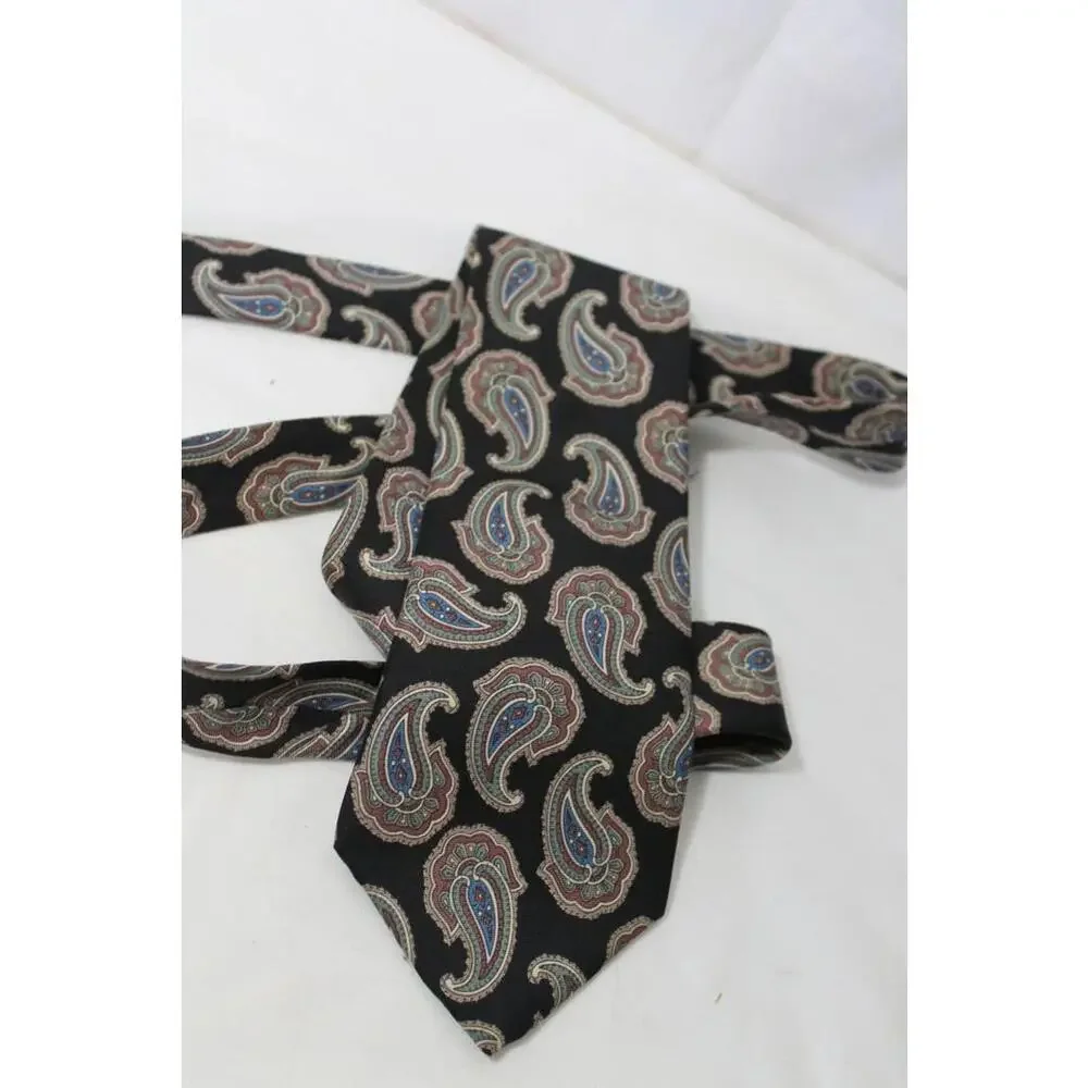 HALSTON III 3.5 Inch Wide Silk Necktie, Black Paisley